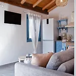 度假居 Amici With Outdoor Jacuzzi Andipáta