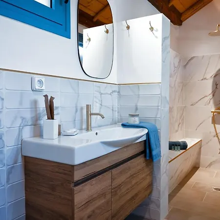 Casa vacanze Amici With Outdoor Jacuzzi Andipáta