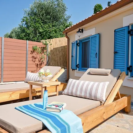Amici With Outdoor Jacuzzi Дом отдыха *