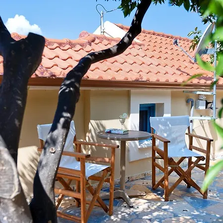 Amici With Outdoor Jacuzzi