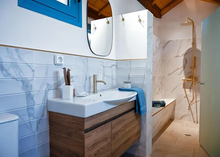 Prázdninový dům Amici With Outdoor Jacuzzi Andipáta