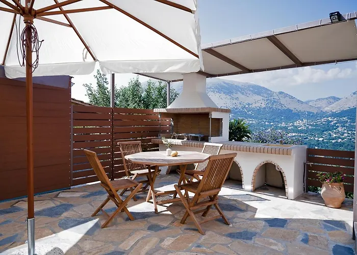 Prázdninový dům Amici With Outdoor Jacuzzi Andipáta