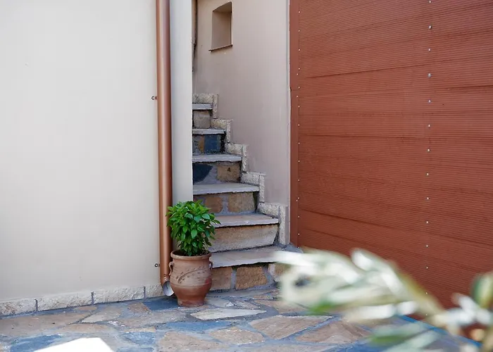 Amici With Outdoor Jacuzzi